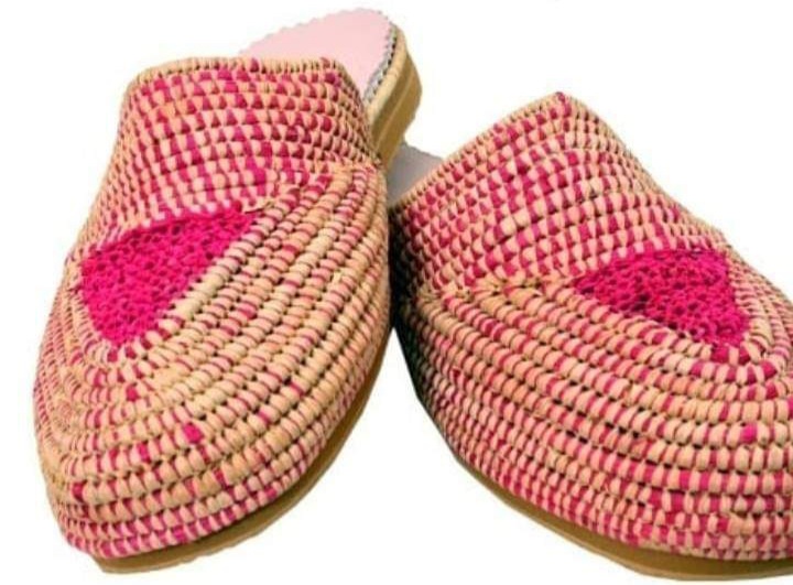 احذية مصنوعة من الخيط بيد الصانع التقليدي المغربي