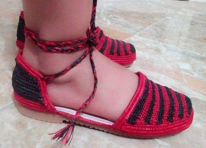 احذية مصنوعة من الخيط بيد الصانع التقليدي المغربي