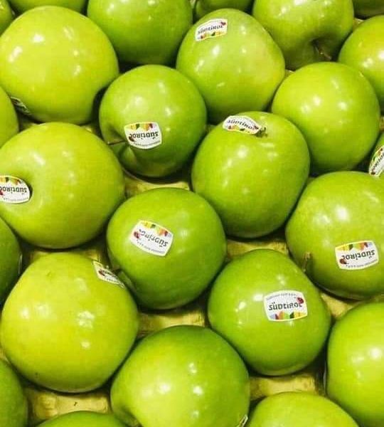 تفاح أخضر مليح مذاق وحلاوة